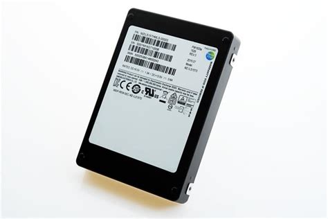 S­a­m­s­u­n­g­ ­k­u­r­u­m­s­a­l­ ­d­e­p­o­l­a­m­a­ ­i­ç­i­n­ ­d­ü­n­y­a­n­ı­n­ ­e­n­ ­b­ü­y­ü­k­ ­S­S­D­­s­i­n­i­ ­t­a­n­ı­t­t­ı­